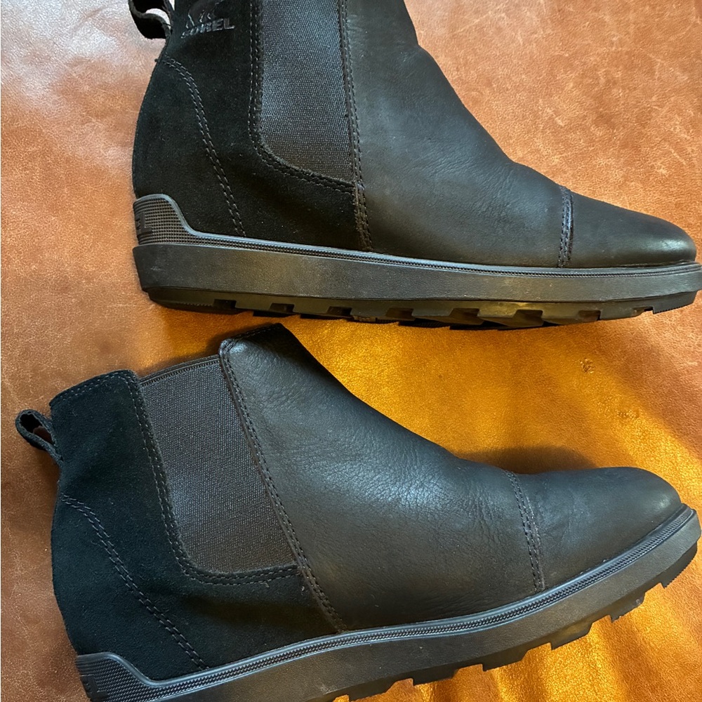 Sorel Women’s Black Evie II Chelsea Boots Size 7.5